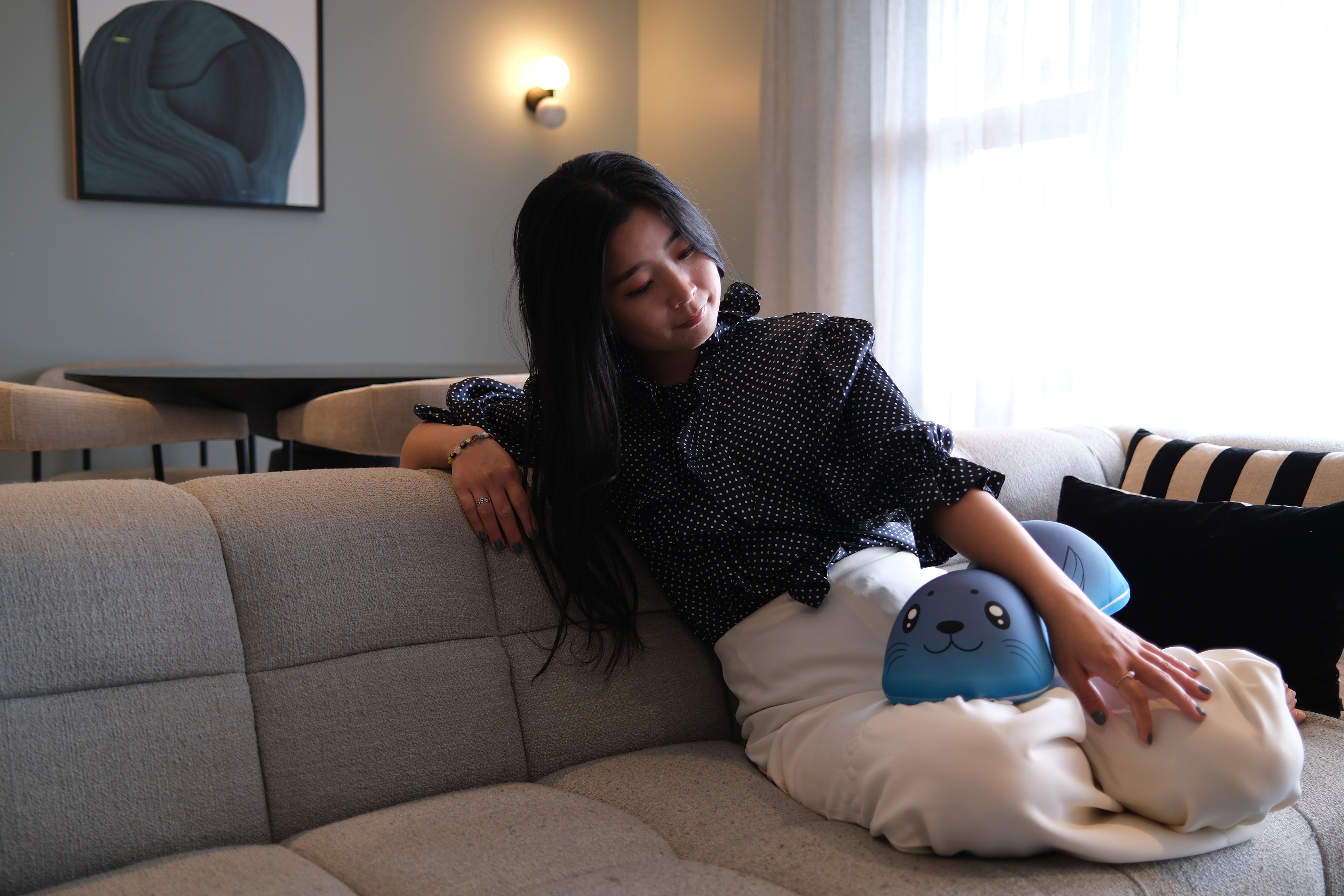 Shiatsu Massage Pillow (Seal)